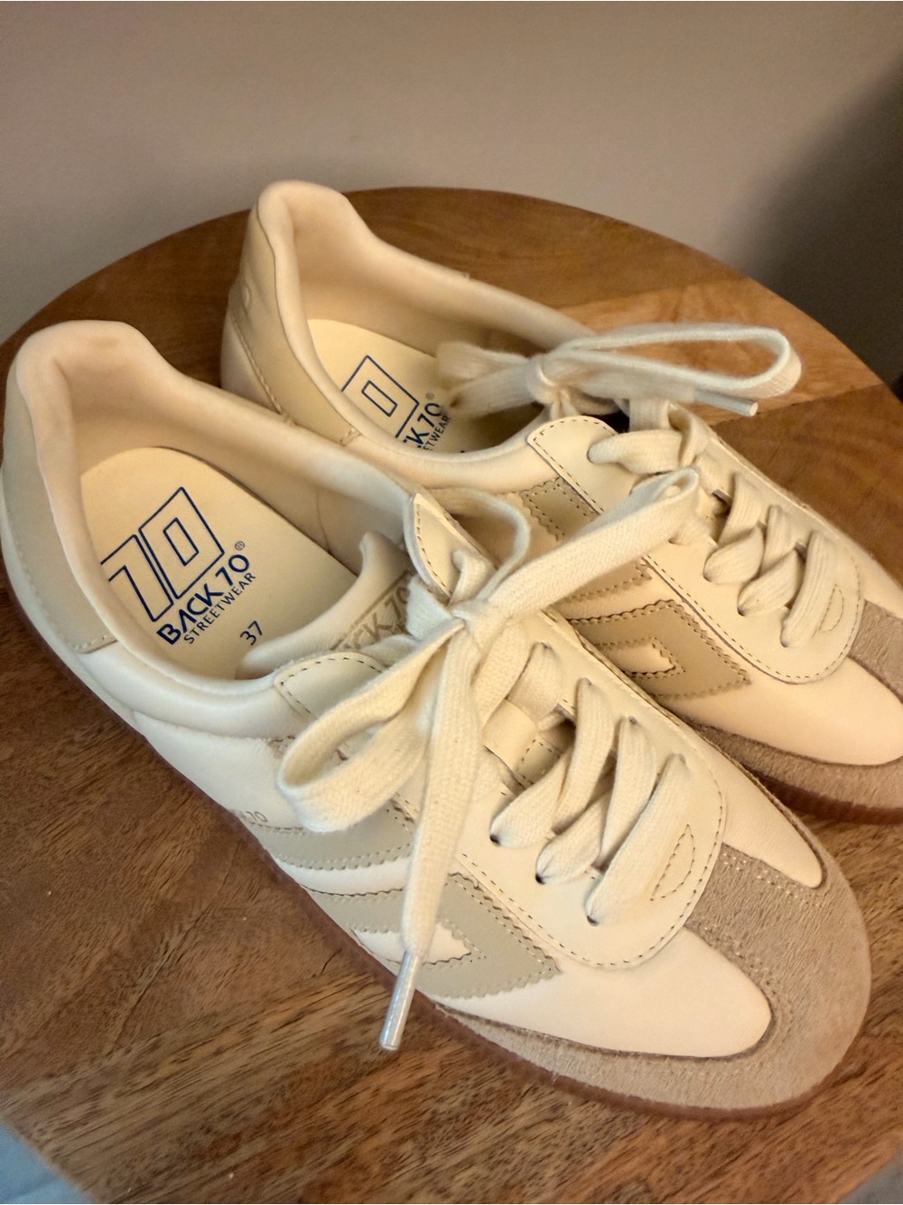 Back70 CLOUD D26 in BUTTER BEIGE Sneakers Size 37 (6.5) - Picture 3 of 8